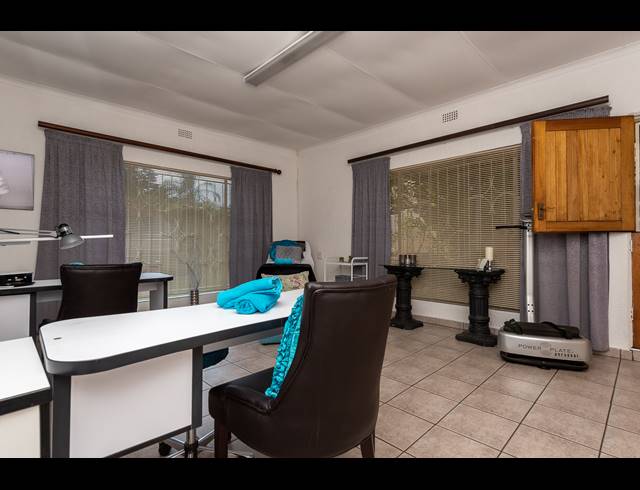 22M² OFFICE TO LET IN RANDHART